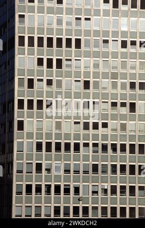 Grandi complessi situati in Avenue du Maine, quartiere di Montparnasse. Parigi XV, Francia, Europa ​ Foto Stock