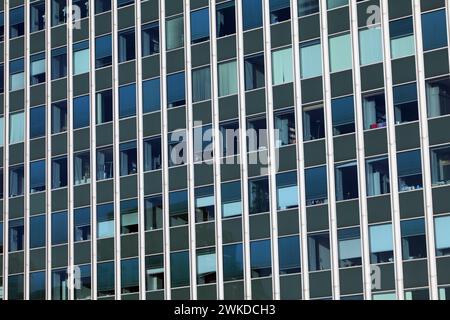 Grandi complessi situati in Avenue du Maine, quartiere di Montparnasse. Parigi XV, Francia, Europa ​ Foto Stock