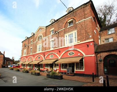 Negozi sulla piazza di Ironbridge, Telford, Shropshire, Inghilterra, Regno Unito. Foto Stock