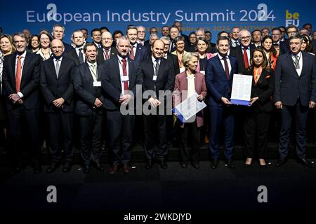 Presidente del gruppo INEOS Sir Jim Ratcliffe, Enrico letta, Presidente Jacques Delors Institute, CEO di ArcelorMittal Europe Geert Van Poelvoorde, Marco Mensink, Direttore generale del Consiglio europeo dell'industria chimica, presidente della Commissione europea Ursula Von der Leyen, primo Ministro Alexander De Croo, Ilham Kadri, CEO e Presidente del Comitato esecutivo di Solvay e del Ministro fiammingo Presidente Jan Jambon, nella foto del Vertice europeo dell'industria "Un business case per l'Europa”, presso lo stabilimento BASF di Anversa, organizzato sotto la Presidenza belga dell'Unione europea, martedì 20 febbraio 2024. Foto Stock