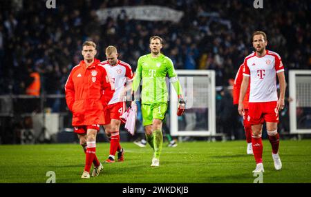 Bochum, Germania. 18 febbraio 2024. Joshua Kimmich (Monaco) enttäuscht Matthijs de Ligt (Monaco), Torwart Manuel Neuer (Monaco), Harry Kane (Muenc Foto Stock