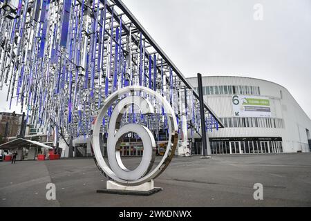 Questa fotografia mostra l'ingresso della Fiera Internazionale dell'Agricoltura a Parigi, Francia, il 20 febbraio 2024. Il Parc des Expositions di Parigi accoglie la Mostra Internazionale dell'Agricoltura dal 24 febbraio al 3 marzo 2024. Per oltre 50 anni, lo spettacolo è stato un evento importante. Oltre a presentare il bestiame, è una vetrina per i prodotti del territorio e per la gastronomia regionale e internazionale. La fiera riunisce circa 1.000 espositori provenienti da diversi paesi. I visitatori dello spettacolo possono ammirare il bestiame nel primo padiglione (bestiame, vitelli, maiali, capre, cani, gatti, animali da cortile, ecc.). Pho Foto Stock