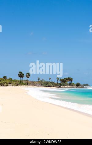 Splendida vista dell'isola di Semau di Liman Beach, di Nusa Tenggara Est, Indonesia Foto Stock