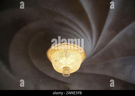 Spagna. Catalogna. Barcellona. Casa Batlló. Ristrutturato da Gaudí, 1904-1906. Pavimento nudo. Luce modernista. Foto Stock