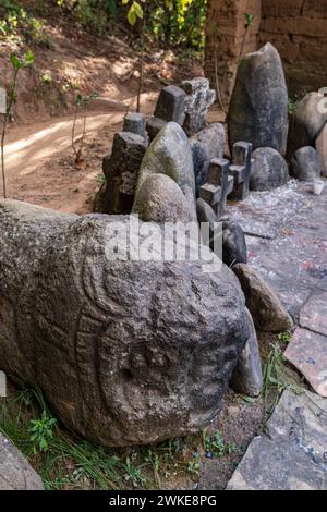 Deidad Pascual Abaj, situado en su altare, cerro Turkaj, Chichicastenango, Quiché, Guatemala, America centrale. Foto Stock