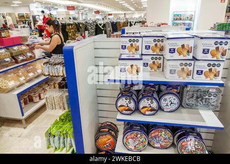 Merida Mexico, zona Industrial, centro commerciale Galerias Merida, interni, grandi magazzini Liverpool, biscotti Maca'ma gourmet, donna donna donna donna donna donna, Foto Stock
