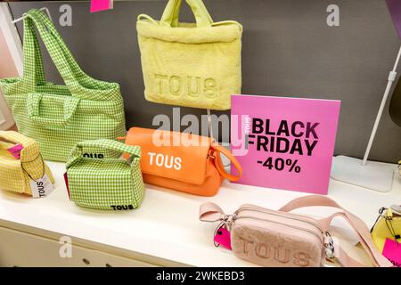 Merida Mexico, zona industriale, centro commerciale Galerias Merida, interni, grandi magazzini Liverpool, affari commerciali, mercanti e Foto Stock