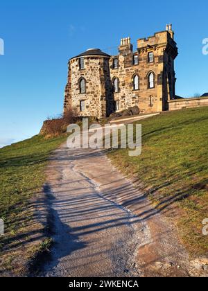 Regno Unito, Scozia, Edimburgo, Calton Hill, City Observatory, casa dell'Osservatorio. Foto Stock