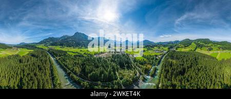 Idyllisches Oberallgäu am Iller-Ursprung bei Oberstdorf im Sommer Spätsommerliche Stimmung nahe Oberstdorf am Ursprung der Iller Oberstdorf Iller-Ursp Foto Stock