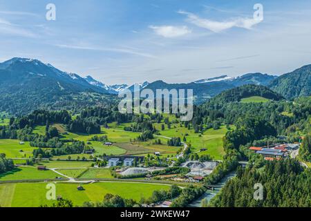 Idyllisches Oberallgäu am Iller-Ursprung bei Oberstdorf im Sommer Blick in Die Region Oberstdorf an einem sonnigen Tag im Herbst Oberstdorf Iller-Ursp Foto Stock