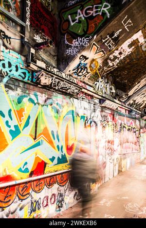 Le fantastiche opere d'arte e i graffiti del Leake Street Tunnel, Londra. Foto Stock