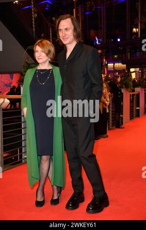 Corinna Harfouch und Lars Eidinger bei der Premiere des Kinofilms 'Sterben / Dying' auf der Berlinale 2024 / 74. Internationale Filmfestspiele Berlin im Berlinale Palast. Berlino, 18.02.2024 Foto Stock