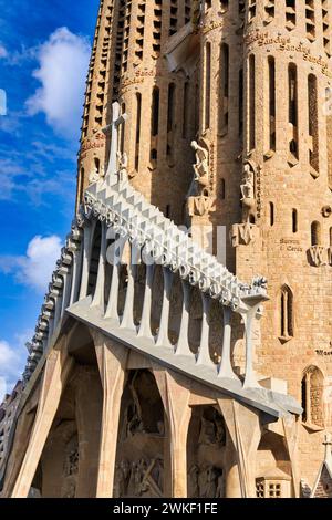 Facciata della passione, la basilica della Sagrada Familia. Barcellona. Spagna. La Basilica e la Chiesa espiatoria della Sacra famiglia è un grande cattolico romano Foto Stock