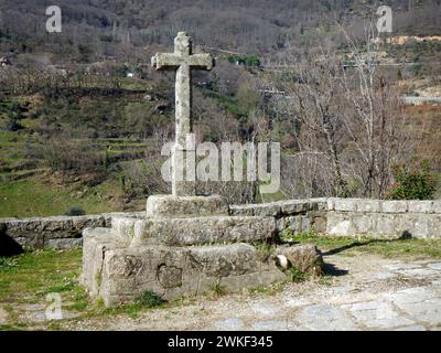 Incrocio in pietra sulla strada romana della via d'Argento Foto Stock