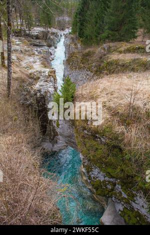 La gola di Velika Korita, o grande gola di Soca, sul fiume Soca vicino a Lepena nel comune di Bovec della regione Primorska o Littoral, NW Slovenia Foto Stock