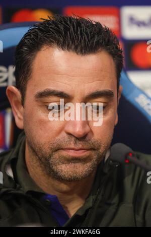 Napoli, Campania, ITALIA. 20 febbraio 2024. 20/02/2024 Napoli, conferenza stampa pre-partita della Champions League 2024 tra Napoli e Barcellona valida per il round del 16.nella foto: Coach fc Barcellona Xavi (Credit Image: © Fabio Sasso/ZUMA Press Wire) SOLO USO EDITORIALE! Non per USO commerciale! Foto Stock