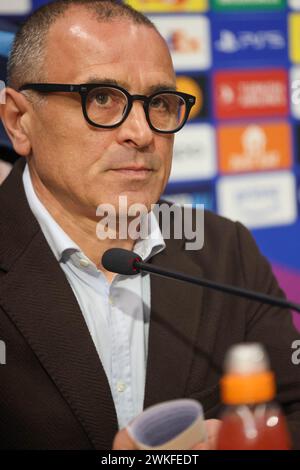 Napoli, Campania, ITALIA. 20 febbraio 2024. 20/02/2024 Napoli, conferenza stampa pre-partita della Champions League 2024 tra Napoli e Barcellona valida per il round del 16.nella foto: Allenatore sec napoli Francesco Calzona (Credit Image: © Fabio Sasso/ZUMA Press Wire) SOLO USO EDITORIALE! Non per USO commerciale! Foto Stock