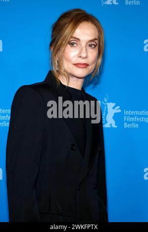 Isabelle Huppert bei der Premiere des Kinofilms "Les gens d'à côté / i miei nuovi amici" auf der Berlinale 2024 / 74. Internationale Filmfestspiele Berlin im Zoo Palast. Berlino, 19.02.2024 Foto Stock