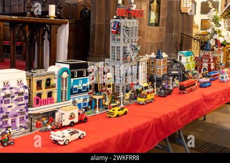 LEGO Street al Brick Festival nella chiesa parrocchiale di St Elphin a Warrington, Cheshire, Inghilterra Foto Stock