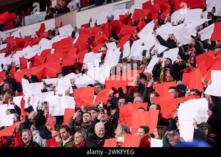 Eindhoven, Paesi Bassi. 20 febbraio 2024. EINDHOVEN, PAESI BASSI - 20 FEBBRAIO: Tifosi del PSV durante la partita di prima gamba della UEFA Champions League tra PSV e Borussia Dortmund al Philips Stadion il 20 febbraio 2024 a Eindhoven, Paesi Bassi. (Foto di Peter Lous/Orange Pictures) credito: Orange Pics BV/Alamy Live News Foto Stock