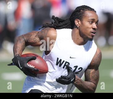 Metairie, Stati Uniti. 20 febbraio 2024. Il wide receiver R.J. Mobley (Winston Salem State) riceve un passaggio durante l'Allstate HBCU Legacy Bowl NFL Combine al New Orleans Saints Ochsner Sports Performance Center di Metairie, Louisiana, lunedì 19 febbraio 2024. (Foto di Peter G. Forest/Sipa USA) credito: SIPA USA/Alamy Live News Foto Stock