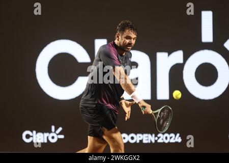 Rio de Janeiro, Brasile. 20 febbraio 2024. Stan Wawrinka della Svizzera restituisce uno shot a Facundo Diaz Acosta dell'Argentina durante il secondo giorno dell'ATP 500 Rio Open presentato da Claro al Jockey Club Brasileiro il 20 febbraio 2024 a Rio de Janeiro, Brasile. Foto: Daniel Castelo Branco/DiaEsportivo/Alamy Live News crediti: DiaEsportivo/Alamy Live News Foto Stock