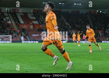 Southampton, Regno Unito. 20 febbraio 2024. Il centrocampista dell'Hull City Fabio Carvalho (45) segna un GOL di 0-2 e festeggia durante il Southampton FC contro Hull City FC allo St.Mary's Stadium, Southampton, Inghilterra, Regno Unito il 20 febbraio 2024 Credit: Every Second Media/Alamy Live News Foto Stock