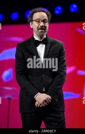 Carlo Chatrian bei der Verleihung des Goldenen Ehrenbären an Martin Scorsese auf der Berlinale 2024 / 74. Internationale Filmfestspiele Berlin im Berlinale Palast. Berlino, 20.02.2024 *** Carlo Chatrian alla presentazione dell'Orso d'Oro Onorario a Martin Scorsese al Berlinale 2024 74 Berlin International Film Festival al Berlinale Palast Berlin, 20 02 2024 foto:XC.xNiehausx/xFuturexImagex ehrenbaer verleihung 4412 Foto Stock