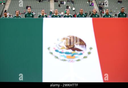 Carson, Stati Uniti. 20 febbraio 2024. Carson, Stati Uniti, 20 febbraio 2024: I membri del Team Mexico rappresentano l'inno nazionale durante la partita di calcio CONCACAF Women Gold Cup 2024 tra Messico e Argentina al Dignity Health Sports Park di Carson, Stati Uniti. (Katelyn Mulcahy/SPP) credito: SPP Sport Press Photo. /Alamy Live News Foto Stock