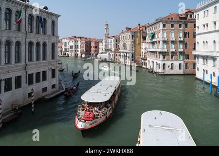 Rinascimentale Palazzo dei Camerlenghi del XVI secolo a San Polo sestiere e Ca' da mosto, Palazzo Dolfin, Palazzo Remer, Palazzo Benvenuti (Sernagio Foto Stock