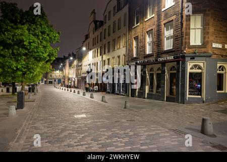 Lo storico mercato di Grassmarket nella città vecchia di Edimburgo, in Scozia, Regno Unito. Foto Stock