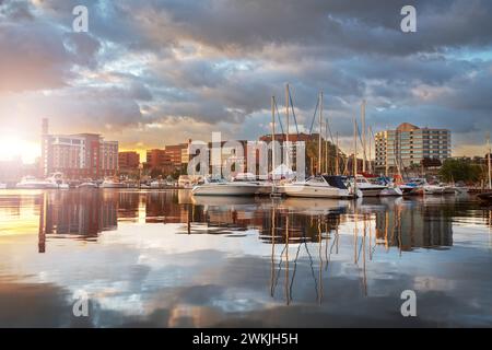 Erie, Pennsylvania, USA città del centro città sul lago al mattino. Foto Stock