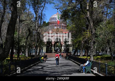 Kuppelbau Kiosco Morisco im Park Alameda, Colonia Santa Mar’a la Ribera, Mexiko Stadt Foto Stock
