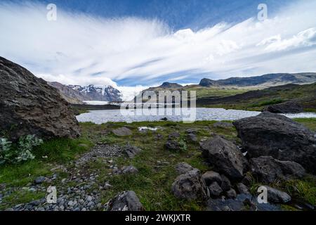 Splendido ghiacciaio svinafellsjokull in Islanda durante l'estate Foto Stock