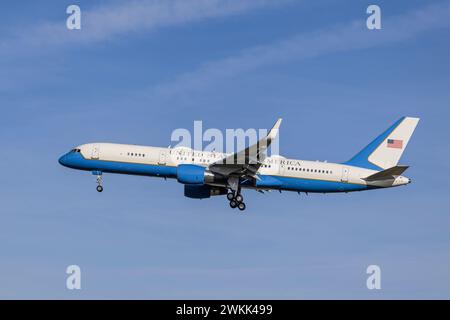 Monaco, Germania - 15 febbraio. 2024 : Boeing C-32A della United States Air Force con la registrazione dell'aeromobile 98-0001 atterra come parte del Munich Secur Foto Stock