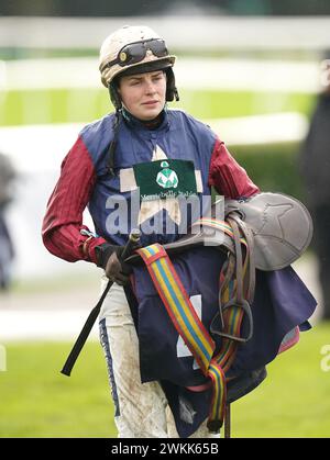 Jockey Lily Pinchin dopo l'handicap Chase del getsbk.com con il cavallo William of York all'ippodromo di Doncaster. Data foto: Mercoledì 21 febbraio 2024. Foto Stock