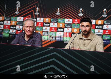 Francia. 21 febbraio 2024. © PHOTOPQR/VOIX DU NORD/SEVERINE COURBE ; 21/02/2024 ; Friburgo, Stade Europa, Allemagne le 21/02/24. Conference de presse du coach du SC Fribourg Christian Streich et du joueur Vincenzo Grifo avant le match de Barrage retour de Ligue Europa contre le RC Lens. FOTO SEVERINE COURBE LA VOIX DU NORD Europa League conferenza stampa a Friborg mercoledì 21 febbraio 2024 crediti: MAXPPP/Alamy Live News Foto Stock