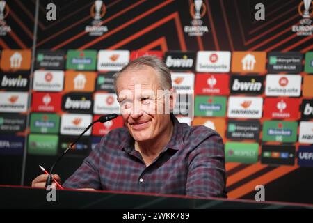 Francia. 21 febbraio 2024. © PHOTOPQR/VOIX DU NORD/SEVERINE COURBE ; 21/02/2024 ; Friburgo, Stade Europa, Allemagne le 21/02/24. Conference de presse du coach du SC Fribourg Christian Streich et du joueur Vincenzo Grifo avant le match de Barrage retour de Ligue Europa contre le RC Lens. FOTO SEVERINE COURBE LA VOIX DU NORD Europa League conferenza stampa a Friborg mercoledì 21 febbraio 2024 crediti: MAXPPP/Alamy Live News Foto Stock