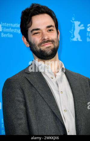 Michael Parets beim Photocall zum Kinofilm Spaceman auf der Berlinale 2024 / 74. Internationale Filmfestspiele Berlin im Hotel Grand Hyatt. Berlino, 21.02.2024 *** Michael Parets al photocall per il lungometraggio Spaceman al Berlinale 2024 74 Berlin International Film Festival presso l'Hotel Grand Hyatt Berlin, 21 02 2024 foto:Xn.xKubelkax/xFuturexImagex spaceman 4256 Foto Stock