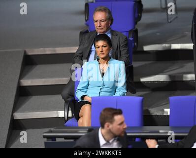 Berlino, Germania. 21 febbraio 2024. Sahra Wagenknecht (BSW) prima della sessione del Bundestag sulle conseguenze della morte del politico dell'opposizione russa Navalny. Crediti: Serhat Kocak/dpa/Alamy Live News Foto Stock