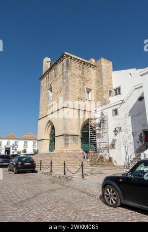 Cattedrale di Faro (Igreja de Santa Maria), in Piazza della Cattedrale in fase di ristrutturazione città Vecchia di Faro l'Algarve, Portogallo 6 febbraio 2024 Foto Stock