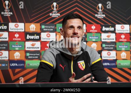 Francia. 21 febbraio 2024. © PHOTOPQR/VOIX DU NORD/SEVERINE COURBE ; 21/02/2024 ; Friburgo, Stade Europa, Allemagne le 21/02/24. Conference de presse du joueur Florian Sotoca avant le match de Barrage retour de Ligue Europa contre le SC Fribourg. FOTO SEVERINE COURBE LA VOIX DU NORD 21 febbraio 2024 Conferenza stampa di RC Lens un giorno prima della partita contro il Friburgo in Europa League crediti: MAXPPP/Alamy Live News Foto Stock