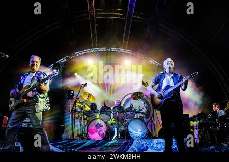 Guy Pratt e Gary Kemp si esibiscono con Saucerful of Secrets di Nick Mason a Technopolis, Atene / Grecia, giugno 2022 Foto Stock