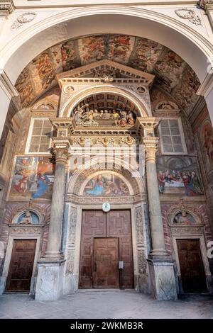 La Cattedrale di Santa Maria Assunta e San Giovanni Battista è una cattedrale cattolica di Aosta, nel nord-ovest dell'Italia Foto Stock