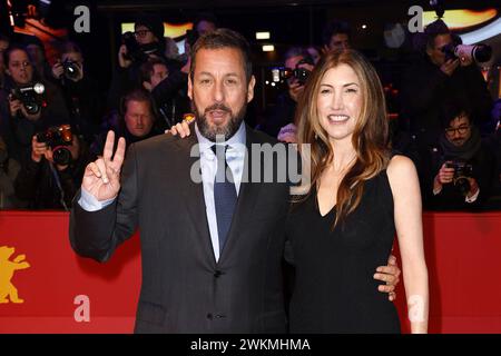 Adam Sandler und Seine Ehefrau Jackie Sandler bei der Special Gala zum FIM Spaceman am Berlinale Palast der 74. Internationalen Filmfestspiele AM 21.02.2024 a Berlino Berlinale 2024- Special Gala zum Film Spaceman mit Adam Sandler & Carey Mulligan **** Adam Sandler e sua moglie Jackie Sandler al Gala speciale per il film Spaceman al Berlinale Palast del 74° Berlin International Film Festival il 21 febbraio, 2024 a Berlino Berlinale 2024 Gala speciale per il film Spaceman con Adam Sandler Carey Mulligan Foto Stock