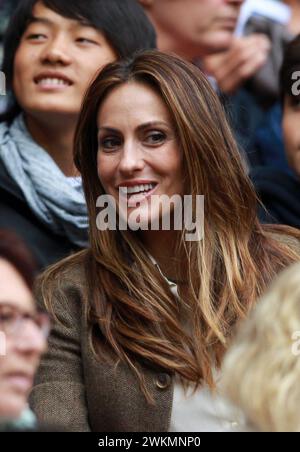 Frau von Xabi Alonso FC Bayern MŸnchen Nagore Aramburu mit Kinder 1 Bundesliga Fussball FC Bayern MŸnchen - VFB Stuttgart 2:0 Saison 2014/ 2015 © diebilderwelt / Alamy Stock Foto Stock