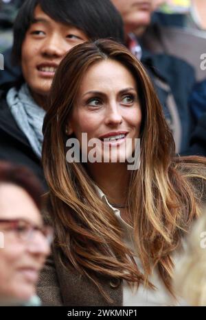 Frau von Xabi Alonso FC Bayern MŸnchen Nagore Aramburu mit Kinder 1 Bundesliga Fussball FC Bayern MŸnchen - VFB Stuttgart 2:0 Saison 2014/ 2015 © diebilderwelt / Alamy Stock Foto Stock