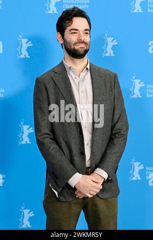 Michael Parets beim Photocall zum Kinofilm Spaceman auf der Berlinale 2024 / 74. Internationale Filmfestspiele Berlin im Hotel Grand Hyatt. Berlino, 21.02.2024 *** Michael Parets al photocall per il lungometraggio Spaceman al Berlinale 2024 74 Berlin International Film Festival presso l'Hotel Grand Hyatt Berlin, 21 02 2024 foto:XF.xKernx/xFuturexImagex spaceman 4337 Foto Stock