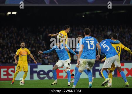 Napoli, Italia. 21 febbraio 2024. In azione durante la partita di calcio di UEFA CHAMPIONS LEAGUE tra NAPOLI e BARCELLONA allo stadio Diego Armando Maradona di Napoli, Italia - mercoledì 21 febbraio 2024. ( Alessandro Garofalo/LaPresse ) crediti: LaPresse/Alamy Live News Foto Stock