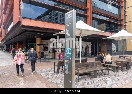 South Eveleigh Sydney, area commerciale e tecnologica vicino a Redfern, caffetteria e caffetteria sotto l'edificio degli uffici, New South Wales, Australia, 2024 Foto Stock